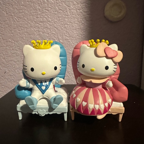 Sanrio Hello Kitty - Valentine Edition Couple Blind Box Mini Figurines - Picture 1 of 4